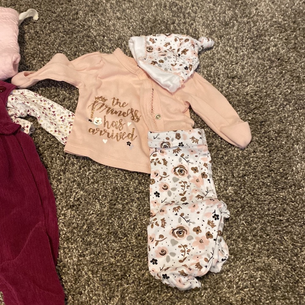 Newborn Lot - Picture 4 of 4